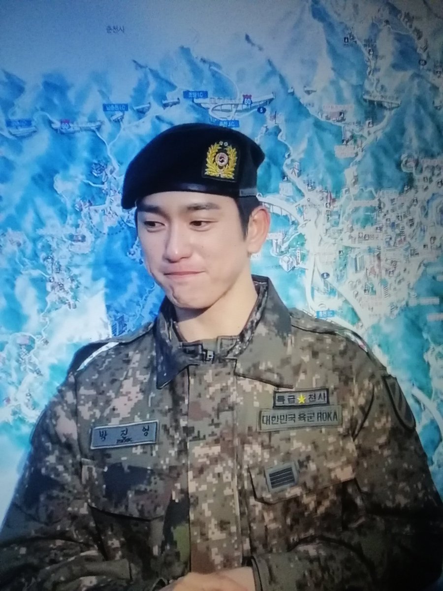 jannybee97's tweet photo. He's backkkkkkkkk

#WarmlyWelcomeJinyoung #jinyoung https://t.co/6RDYANWcr0