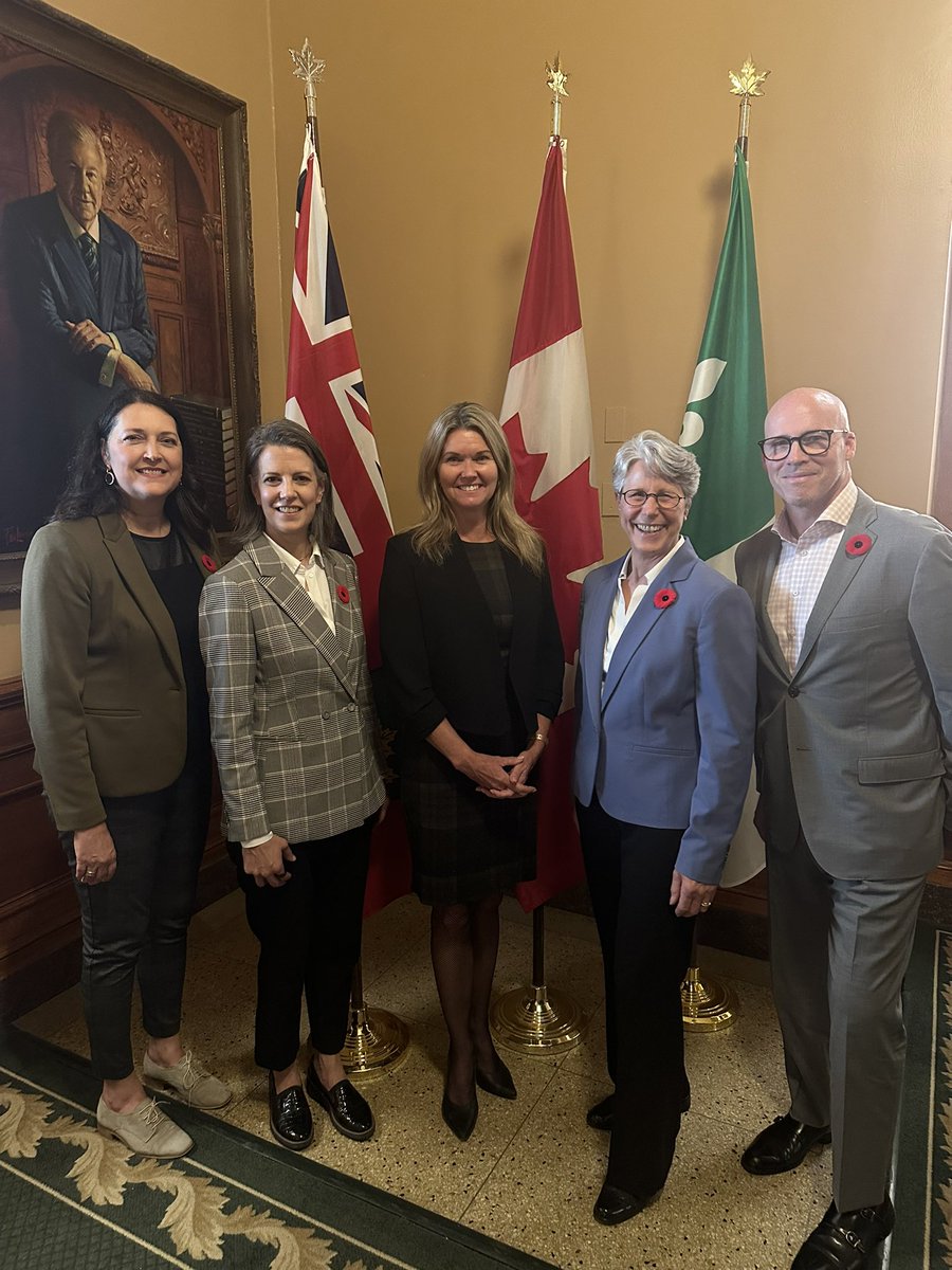 JillDunlop1's tweet photo. Merci à Michelle Séguin et aux représentants de @TFO_Ontario pour la conversation productive cet après-midi à Queen’s Park, sur l’importance de favoriser l’éducation francophone et l’apprentissage continu partout en Ontario. 

Je me réjouis de poursuivre notre collaboration !

—-

Thank you to Michelle Séguin and representatives from @TFO_Ontario for the productive conversation this afternoon at Queen’s Park about the importance of fostering Francophone education and life-long learning across Ontario.

I look forward to our continued partnership