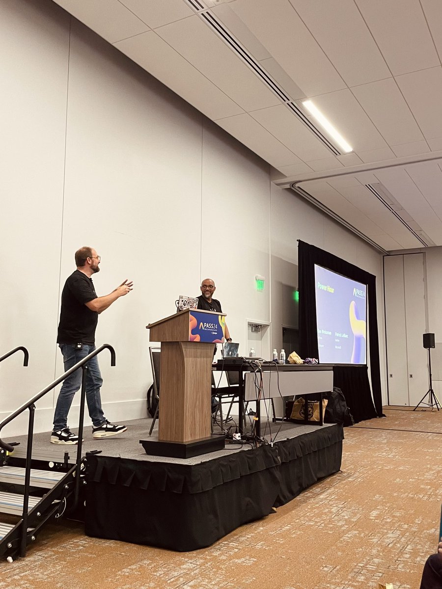 elenadrakul's tweet image. and the most awaited session is ON! #PowerHour @ #PASSDataSummit 🙌