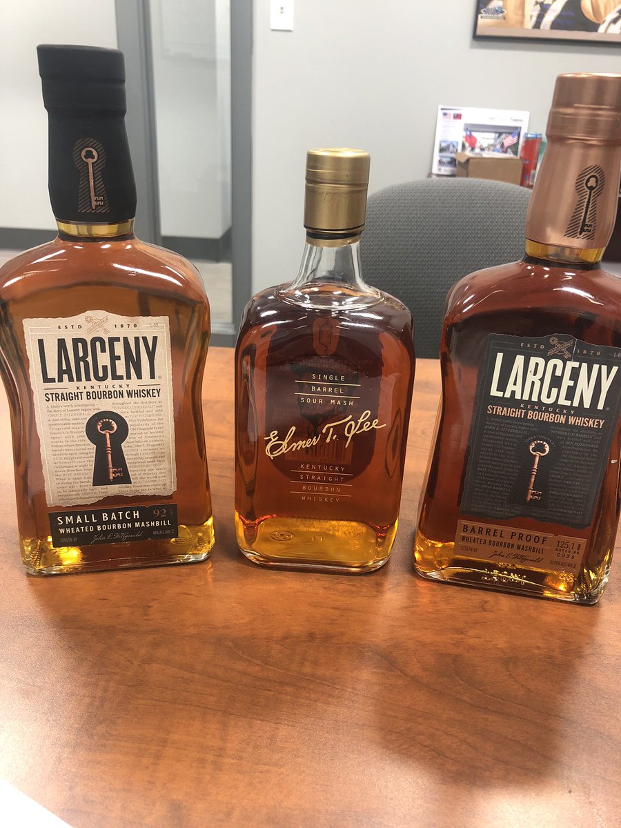 secondpete17's tweet image. Got some good bourbons for whiskey Wednesday tonight. Cheers all!