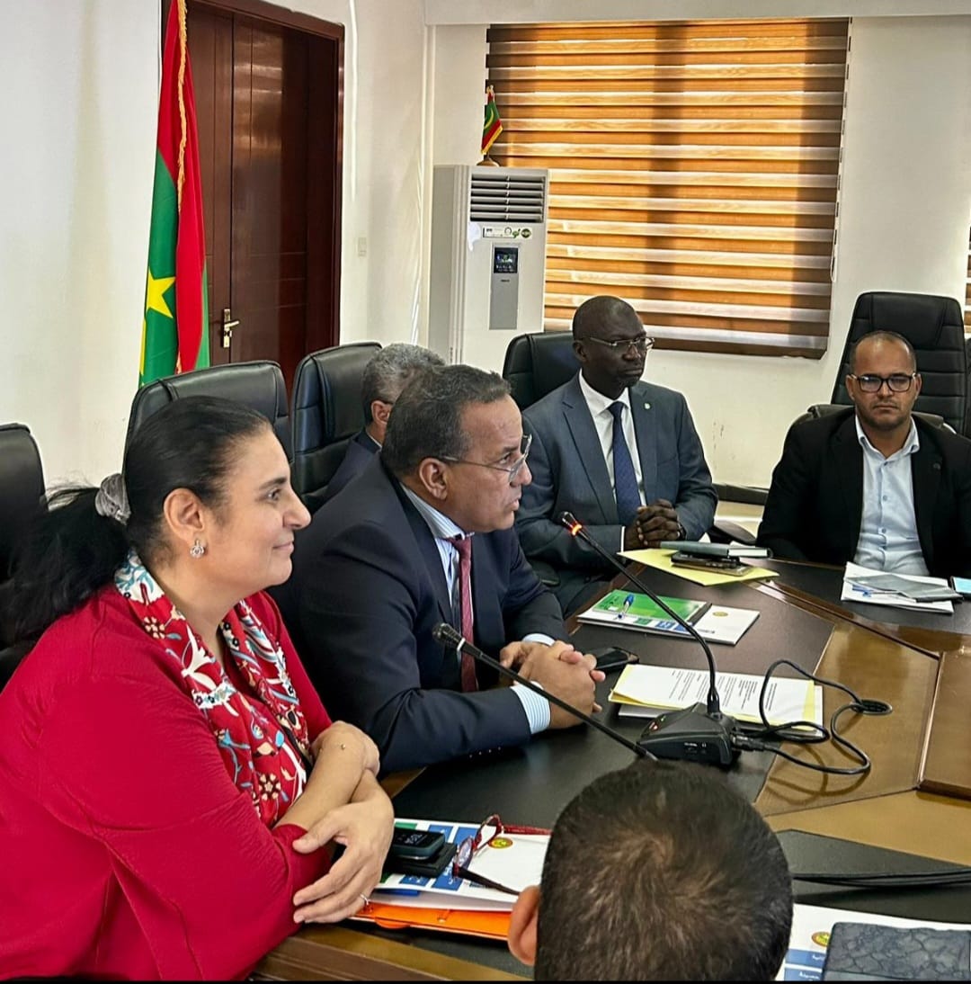 PNUDMauritanie's tweet photo. Réunion du Pilier Développement Durable du Programme de Coopération Gouvernement 🇲🇷– PNUD : Bilan2023 &amp; Plan de travail Biannuel (2024-2025) sous la supervision de Yacoub Ahmed Aicha, SG du #MEF et Mme Gozde Avci-Legrand, Rep. Résidente Adjointe PNUD🇲🇷 https://t.co/hcb9o0S76j