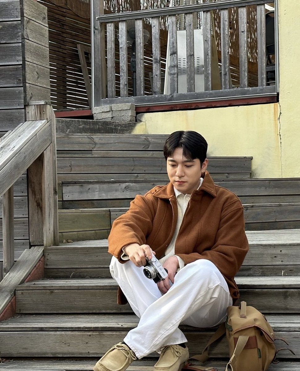 날이 많이 추워졌어요,, 항상 따숩게 입으시구 몸도 마음도 따뜻한 하루 되세요🤎🤍 오늘 하루도 모두 화이팅이예요 (*ˊᵕˋ*)ﾉ♡