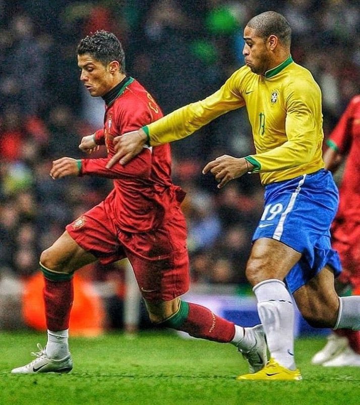 futnostalgico's tweet photo. Cristiano Ronaldo vs Adriano. 2008.

Nostálgico! https://t.co/IKeJSgfEcx