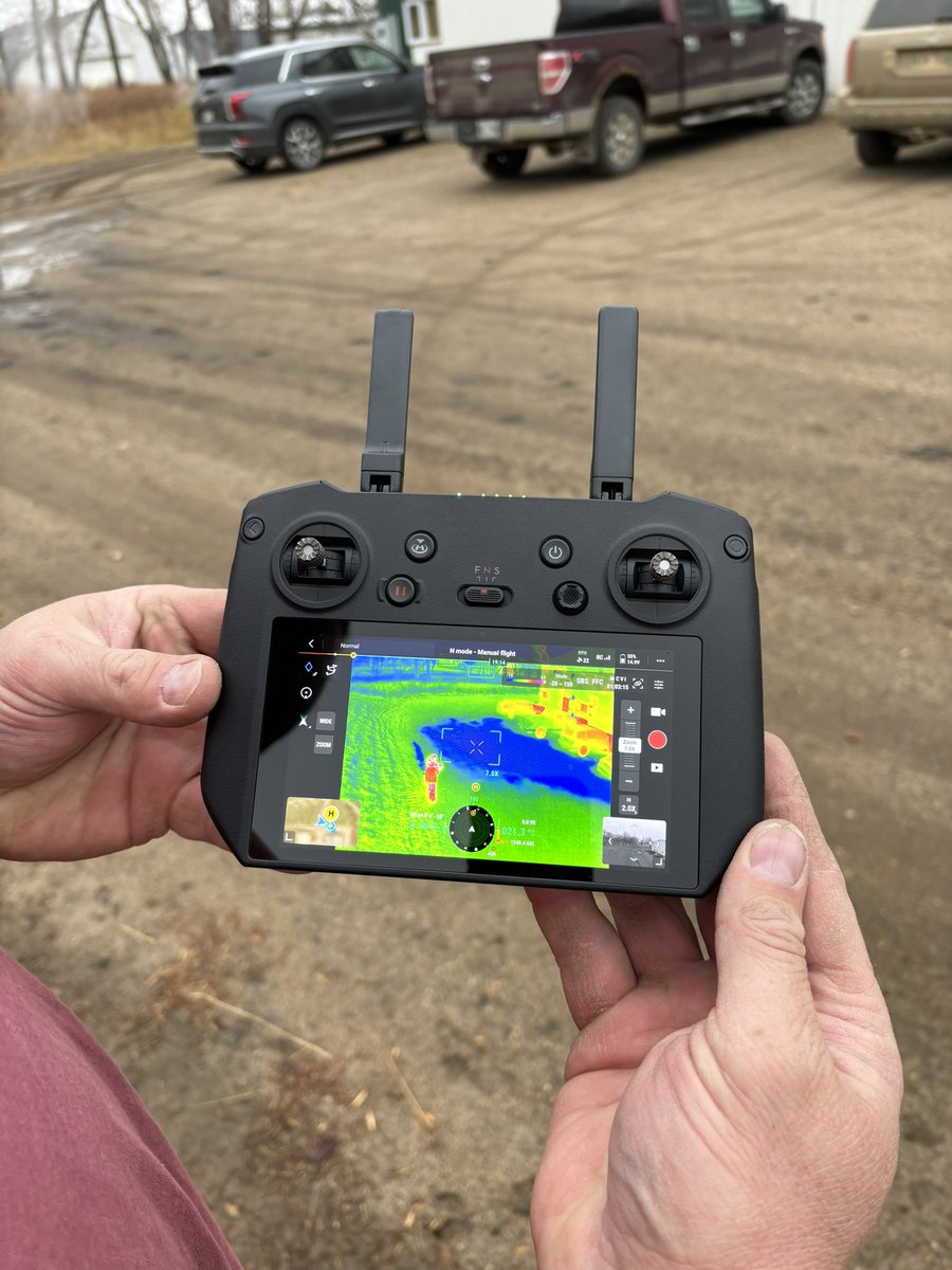 LoniRose18's tweet photo. We thought one of the coolest support services from the farm department was the work that they do with drones. https://t.co/W3sV0yipuf