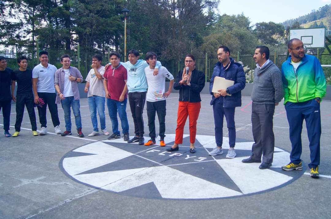 Hoy se llevó a cabo la final del torneo de Futbol de la #FCPyS y se entregaron los premios a los equipos correspondientes.💛💚
#hagmoscomunidad #SomosUAEMéx