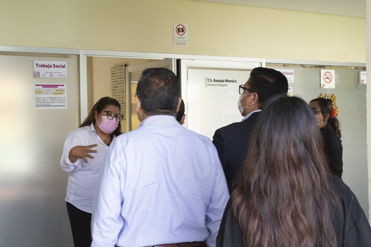 COESIDA_GobOax's tweet photo. Recibimos en COESIDA/ CAPASITS la visita del Lic. Josué Monterrey Velasco,  Jefe del Departamento de Relaciones Laborales de los Servicios de Salud de Oaxaca para realizar una mesa de trabajo con enfoque favorable para los trabajadores de nuestra unidad https://t.co/ORQcznySH4