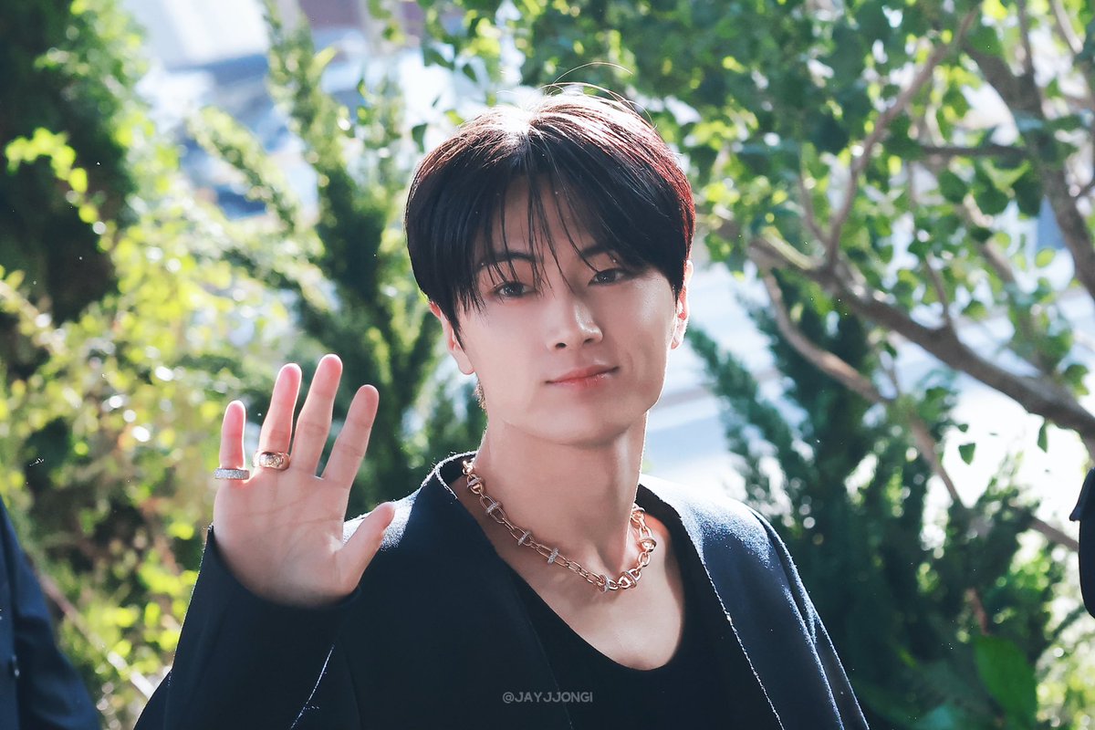 241107 포멜라토

#JAY #제이 #ジェイ #박종성 #종성 
#ENHYPEN #엔하이픈 #エンハイプン