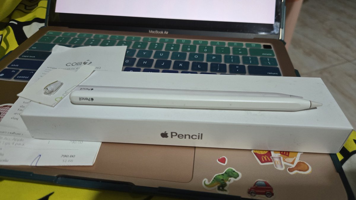 aornrumpa's tweet photo. #ไอแพดมือ2 #ไอแพดมือสอง #ไอแพดเพื่อการศึกษา #ปากกาไอแพด #applepencilมือสอง #ApplePencilมือ2  #ส่งต่อapplepencil 
Apple Pencil 2 แถมหัวปากกาของแท้
• ราคา : 2,150.-บาท
• ประกันศูนย์ : หมดประกัน
• เครื่องศูนย์ไทย Model TH/A
• ตัวเครื่อง + กล่องแท้ไม่มีอุปกรณ์ข้างใน https://t.co/DQkHtuiBF6