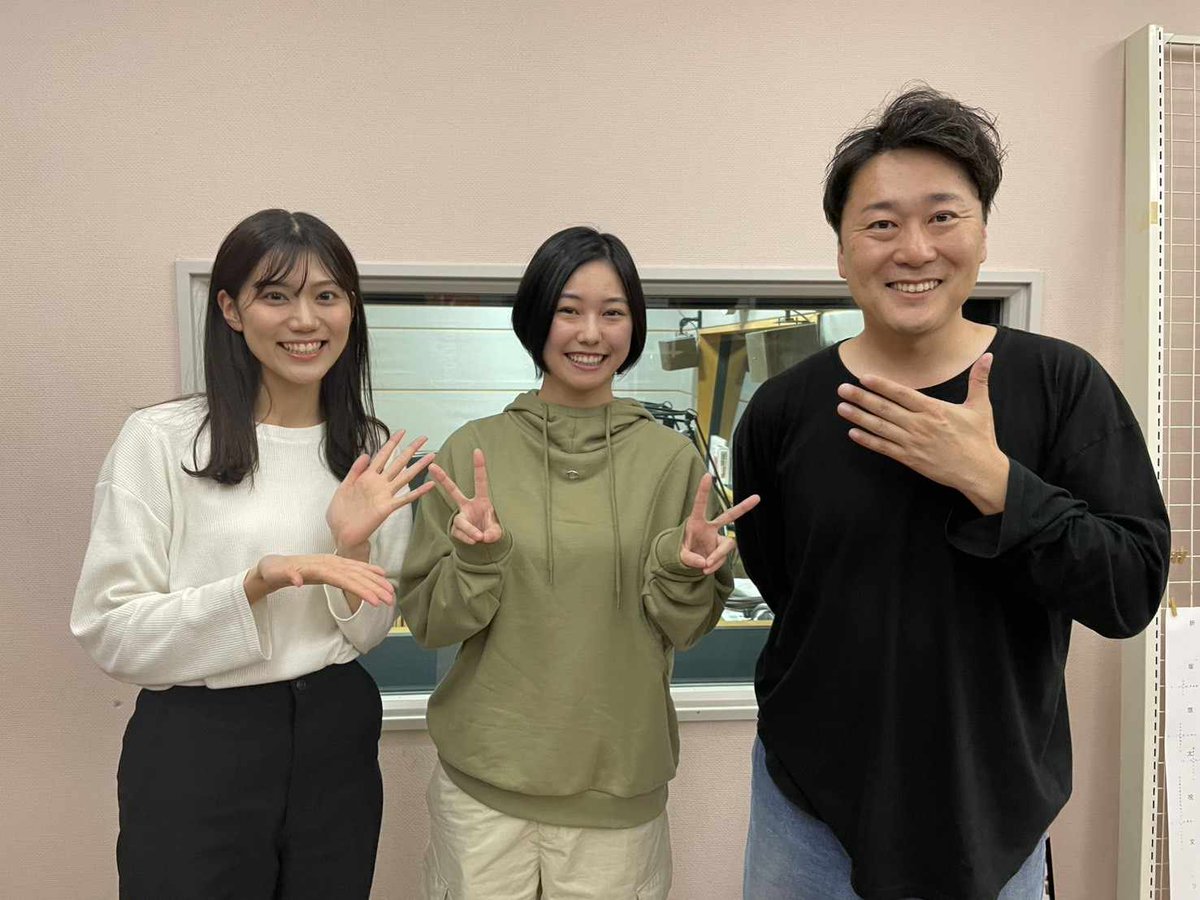 昨日の #カモれでぃ #エンドリ のコーナーには、2024年2月にNHKのど自慢大会グランドチャンピオン🏆に輝いた #西山絵美子 さんが登場👏
ぐ、グランドチャンピオン😳毎週決まるチャンピオンから、さらにチャンピオンが選ばれるんだそう✨出場のきっかけは、おじいちゃんを元気づけるため💪