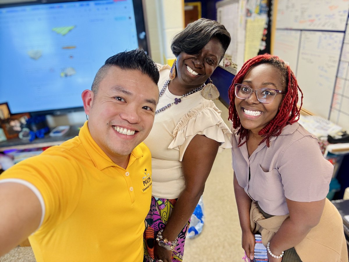 I thoroughly enjoyed connecting with PrinciPAL Smith Walters, and her AP, Whitfield Tease, at District Heights Elementary School today!! 📓📕🚌 

#oneteamonedream #pgcpsproud #pgcpsarea1