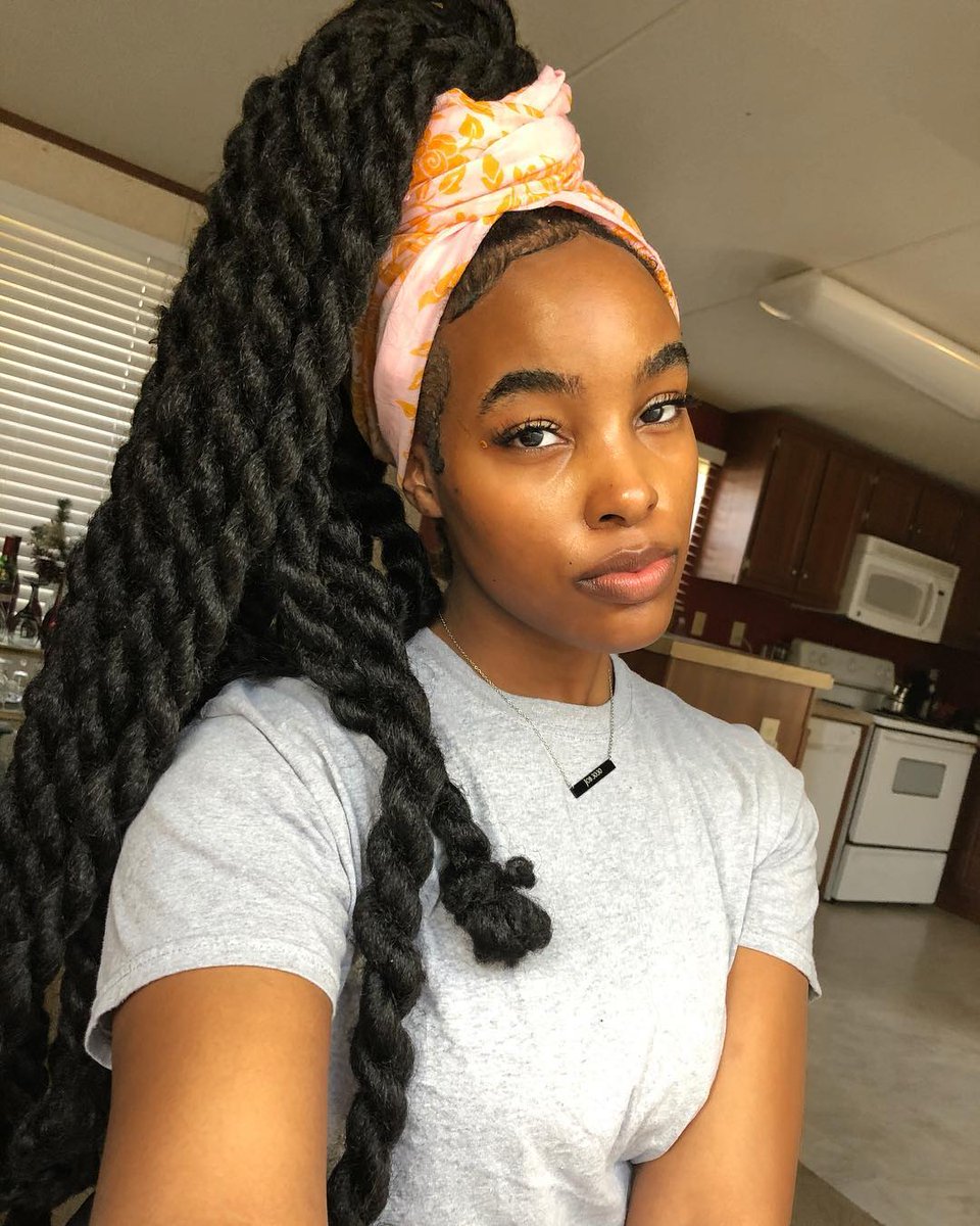 bracherpta's tweet image. Ladies , don’t let make-up MAKE YOU . The father didn’t MAKE ANY mistakes . ESPECIALLY, not when he made the black woman . 🖤 #natural #beauty