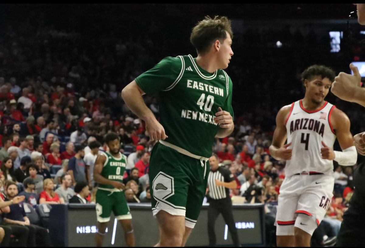 OMHSboysbball's tweet image. Organ Mountain Boys Basketball would like to wish Brandon Kehres @brandonkehres40 and Yeh-Nhi Wilson @yeh_nhi good luck on their Freshman seasons at the next level! 
Strong work, fellas!
#OMHS #LetsGoKnights ⚔️ 🏀 ⚔️ #NextLevelKnights #OnceAKnightAlwaysAKnight