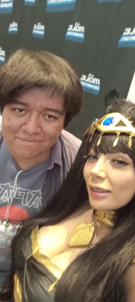 Dr_D000's tweet photo. Siempre es un gusto poder saludar a @ateneacosplay , una chica muy hermosa y  aún más talentosa. Un verdadero amor de persona. 
(Foto en la animole 2023) https://t.co/yHO62jO1Mv