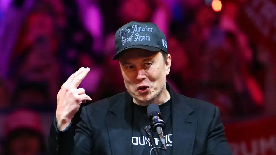 MarioNawfal's tweet photo. 🇺🇸 ELON’S NET WORTH SOARS $20B AFTER TRUMP ELECTION WIN

Elon’s fortune jumped by over $20 billion on Wednesday as Tesla shares surged following Trump’s election victory over Kamala Harris.

Tesla's stock has risen sharply, driving Elon's net worth to around $286 billion, solidifying his position as the world’s richest person.

Source: Fox Business