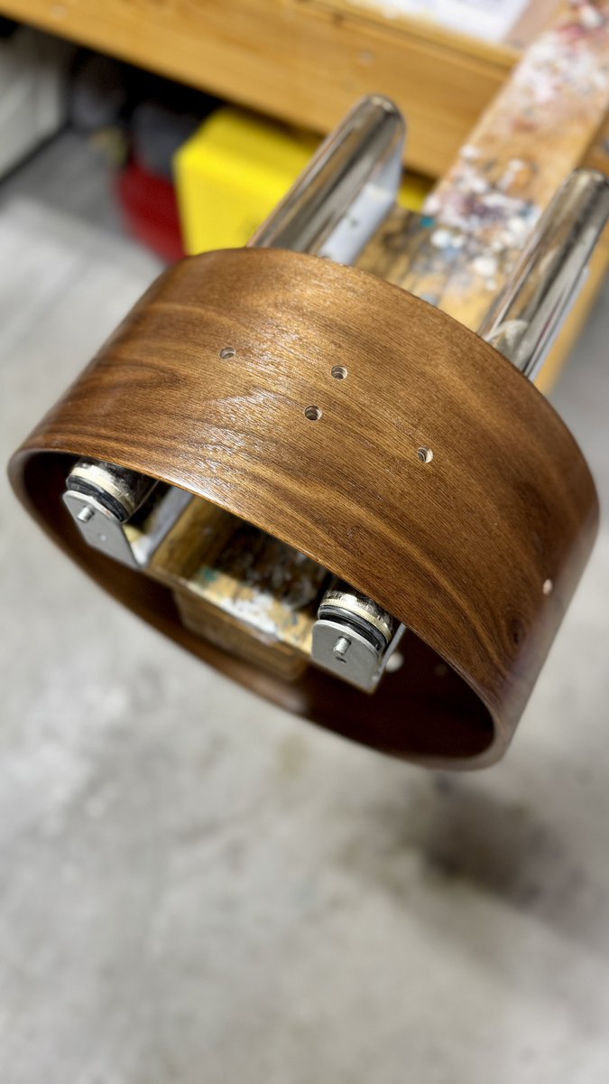 CogsDrums's tweet photo. Cogs SuperSix Walnut Snare Drum. 14x6 inches of pure bliss. Off to a wonderful home! https://t.co/lcKamcVzZL