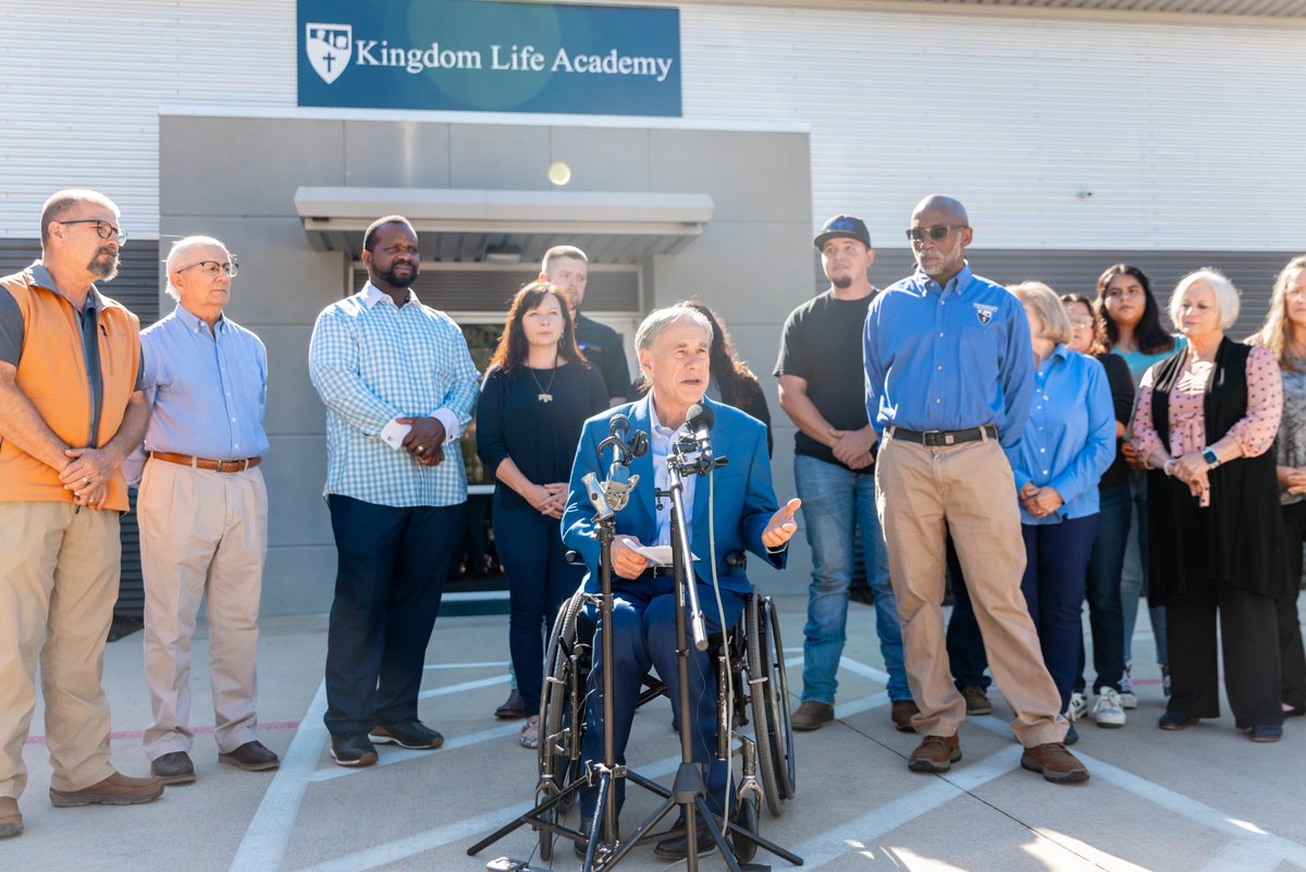 Greg Abbott tweet media