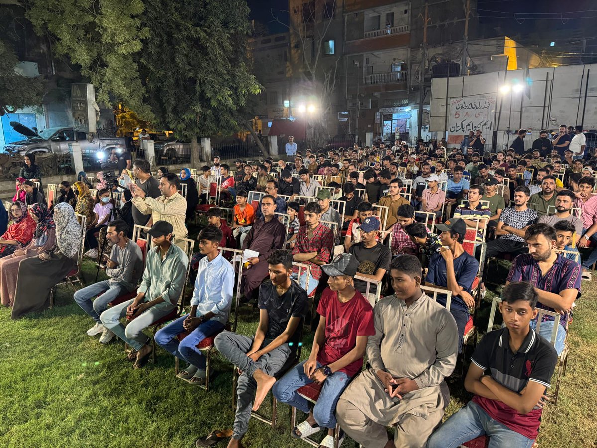 farha_mehmood's tweet photo. فیڈرل بی ایریا ٹاؤن یوسی 5A میں منعقدہ یوتھ کنوینشن میں بڑی تعداد میں نوجوانوں نے شرکت کی اور ڈیٹا بیس فارم بھرا۔ اراکین سندھ اسمبلی عادل عسکری اور بلقیس مختار نے خطاب کیا۔دیگر ذمہ داران سہیل احمد، طارق خان،سعید صدیقی،سمیع اور شادمان بھی موجود
#MQMPakistan #MQMYouthConvention https://t.co/bwu9zFvMqI