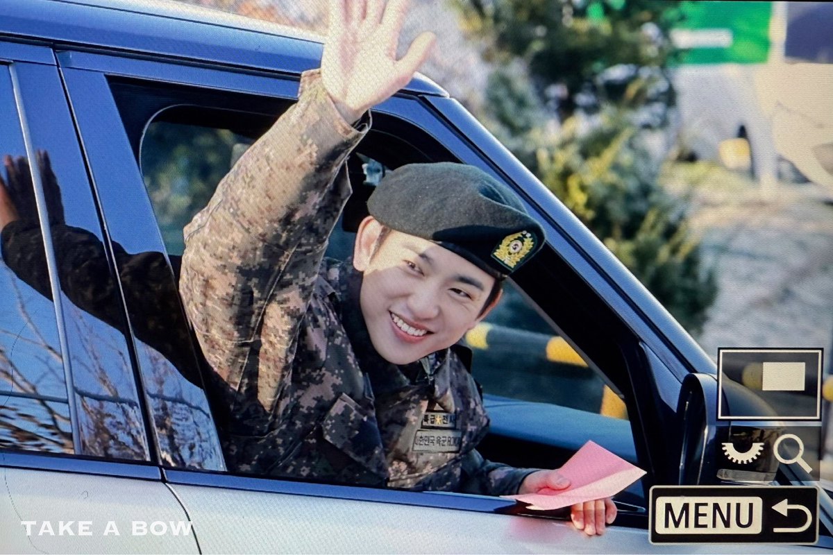 TAKE A BOW tweet media