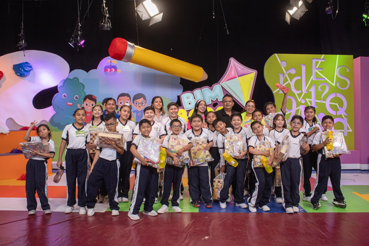 cortv's tweet photo. La energía de las y los alumnos de cuarto y quinto grado de la 𝗘𝘀𝗰𝘂𝗲𝗹𝗮 𝗣𝗿𝗶𝗺𝗮𝗿𝗶𝗮 𝗕𝗲𝗮𝘁𝗿𝗶𝘇 𝗔́𝘃𝗶𝗹𝗮 𝗚𝗮𝗿𝗰𝗶́𝗮 se hizo presente en esta segunda emisión de #BimBomBa. 🪁

🤗  Aquí les compartimos los mejores momentos #Bimbomberos de este día. 📸 https://t.co/iNbltNqUBc