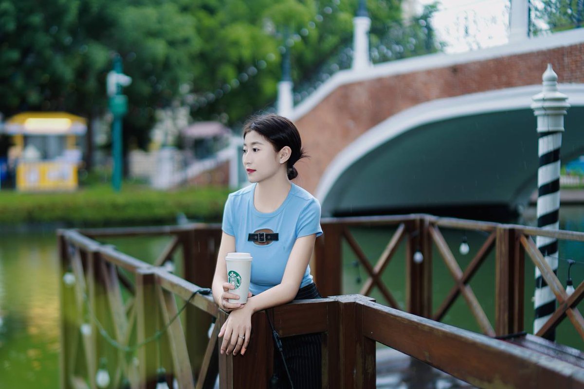 mai32453's tweet photo. Ai chẳng có một ngày bình thường trên vai ám mùi người mình thương 🥰 https://t.co/CeWX5QOIqE