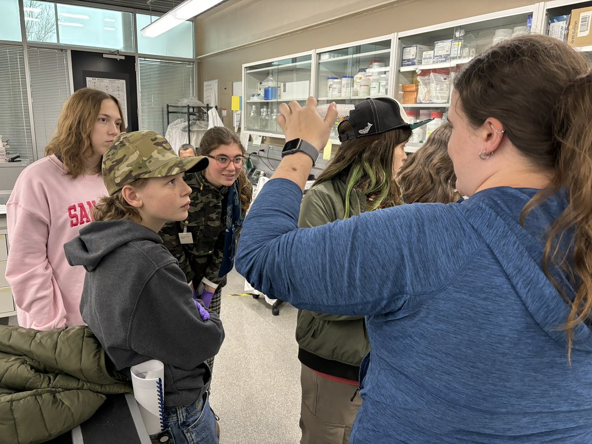 LoniRose18's tweet photo. Next was the genomics lab. Jasdeep and Lindsay; staff from the Wheat / Oat and Barley breeding programs- talked to use about the techniques that are use support efficiency to the cereal breeding pipelines. We even had a chance to pipette. https://t.co/nsKEECE4Wl