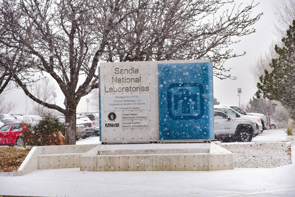 SandiaLabs's tweet photo. Due to inclement weather, Sandia’s Albuquerque site is implementing a delayed start time of 10 a.m. for all on-site members of the workforce on Thursday, Nov 7. For updates, visit https://t.co/ZXJmHmqZca #NMWx #NMWeather https://t.co/9ZLuUEaPS6