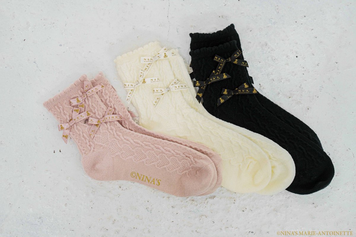 しまみさニナスの靴下🧦 今回は刺繍モチーフや裏起毛のあったかタイツ