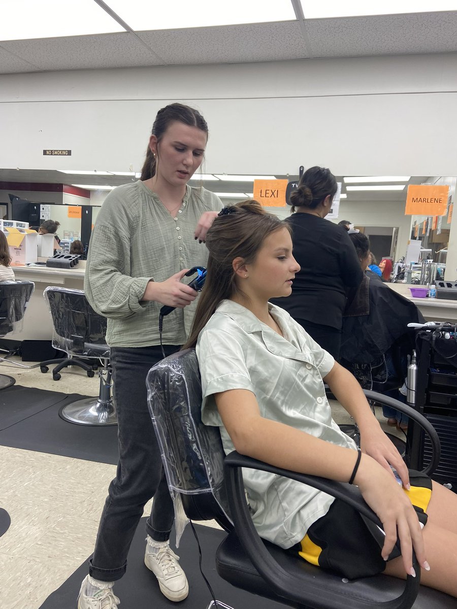 alicia daniel tweet media