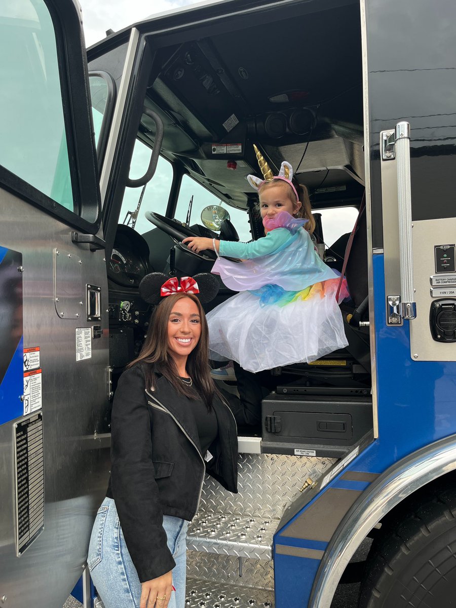 laurennnelizz's tweet photo. 🦄🎃 https://t.co/Ubnj9hfsRz