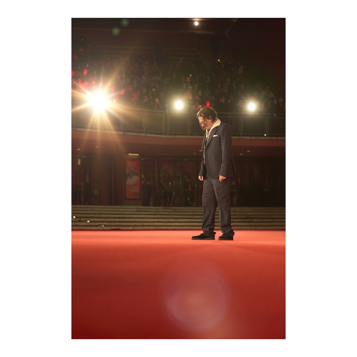 iSara2023's tweet photo. JD on the red carpet of RoFF19 😍
📸 IG : alessandrogalatoli
#JohnnyDepp
#JohnnyDeppIsALegend
#JohnnyDeppIsLoved
#Modi
#RoFF19 https://t.co/7HQNMD2Nce