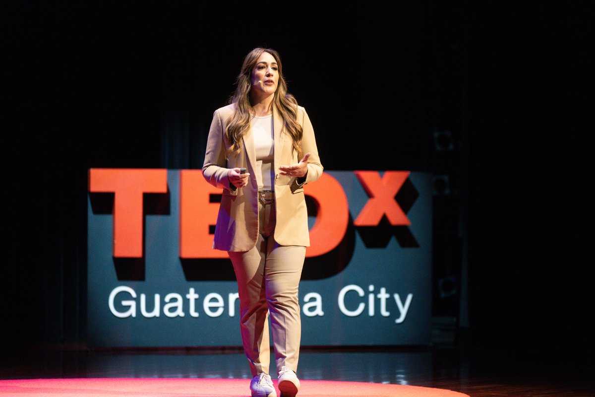 FiorellaPerini's tweet photo. TEDx Guatemala City, qué experiencia! Un reto muy grande y un compromiso de compartir una historia que construya y aporte a las demás personas.🙏🏻❤️👊🏻🙌🏻@tedxguatemalacity #tedx #tedxtalks #guatemalacity #guatemala #franchising #emprendimiento #visión #sueños #legado https://t.co/CT9fGZ9M63