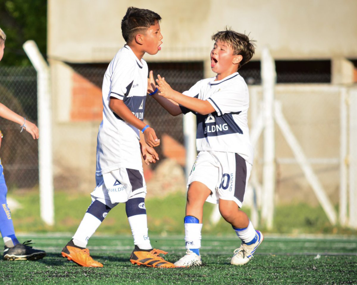 InfantilesCGE's tweet photo. ⚽️ ¡Final de campeonato en el Torneo @Formativo_AFA! ✅

Fecha 1: 2-0 vs. Estudiantes.
Fecha 2: 4-0 vs. Def. de Glew.
Fecha 3: 7-0 vs. Villa San Carlos.
Fecha 4: 2-0 vs. Quilmes.
Fecha 5: 3-0 vs. Everton LP

✅ Máximo goleador ⚽️
✅ Valla invicta 🧤

¡Gran estreno, Lobitos 2015! https://t.co/QmIBV7MGNe