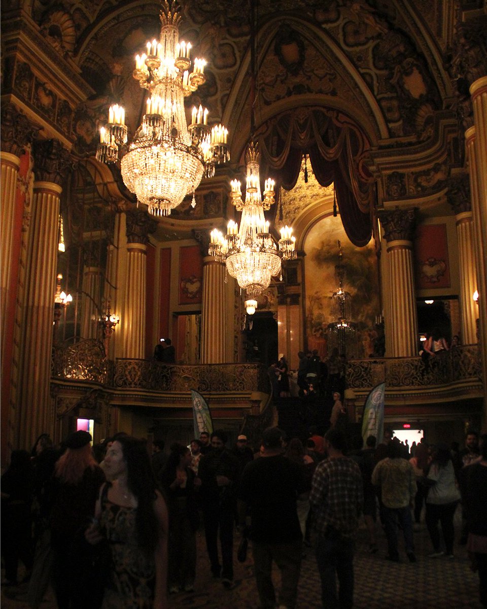 Still reminiscing about lit up marquees, big performances and filled up theaters 🧡 Broadway Night Lights really was special. Thank you to all who came.

Cheers to more historical #theatermagic!