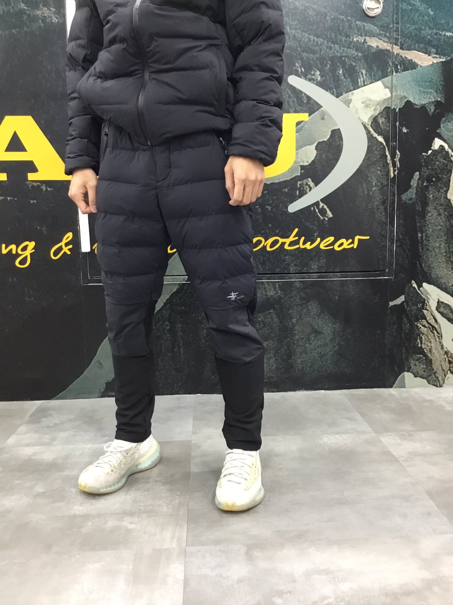 ウェアコーナーです✨✨ 本日は寒さに負けないダウンパンツをご紹介