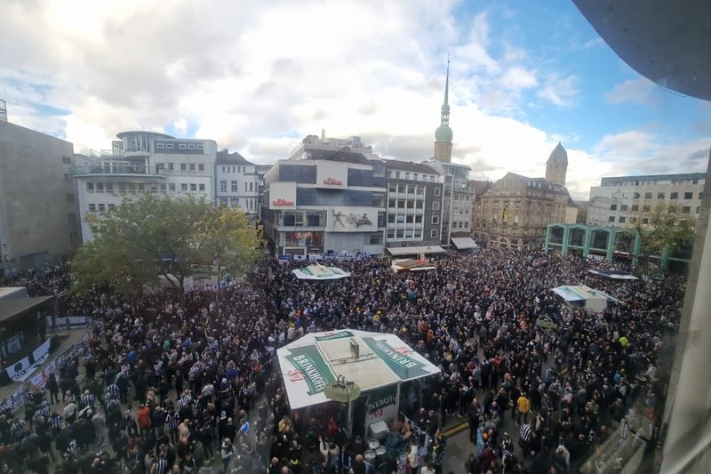 NUSCuk's tweet image. One year since thousands of Geordies descended on Markt Square in Dortmund #NUFC