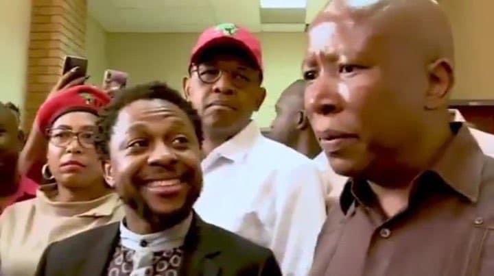 @Mo_Magoda Ebanna fighter, what happened? U tired of fighting a losing battle? Am gone get u ActionSA t-shirt and membership my brother, don't worry 👌👌🤝🤝🤝🤝