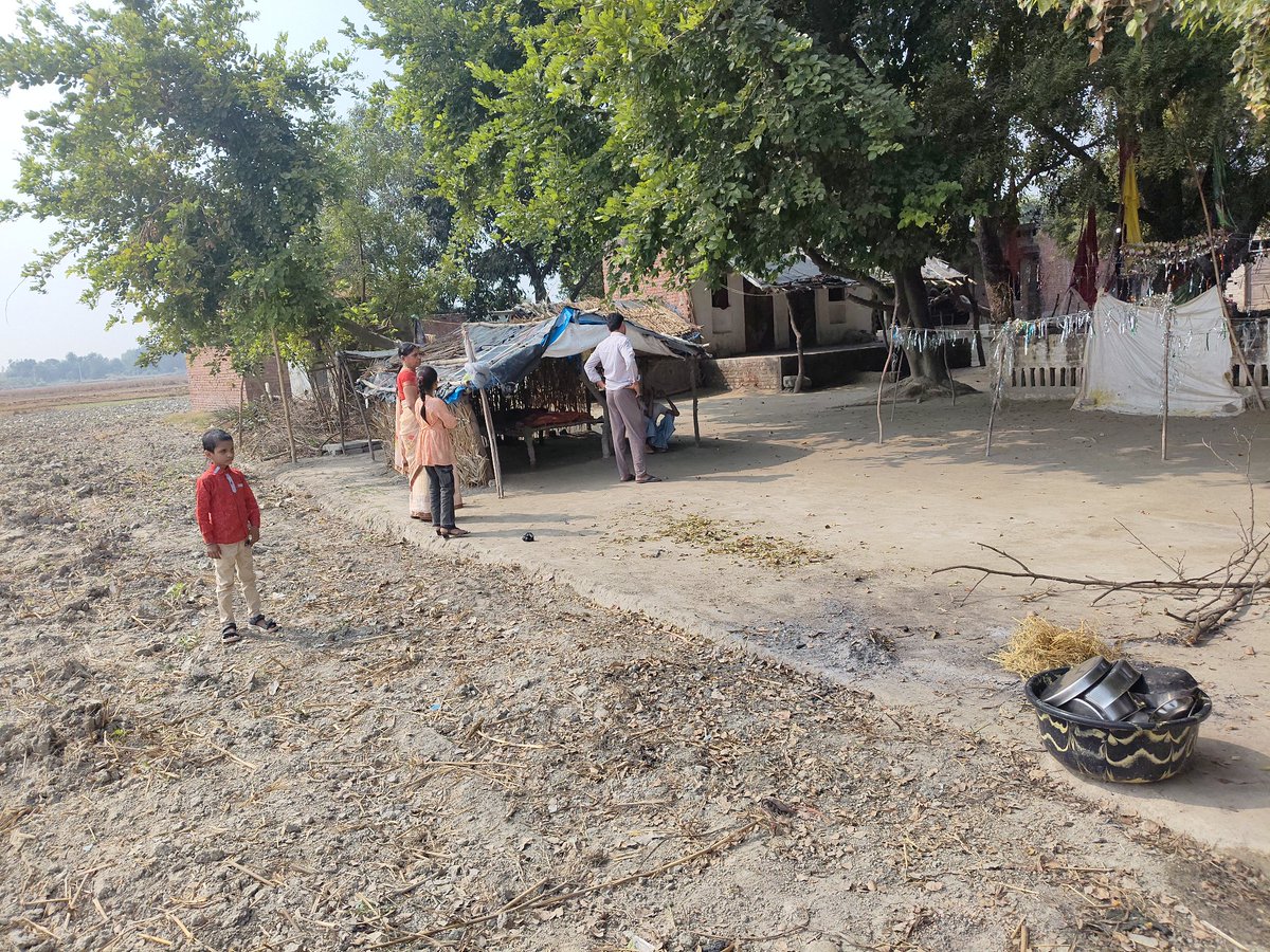 PrashantA3815's tweet image. आ. @myogiadityanath  जी जिला हरदोई में मेरा खेत है जिसमें कुछ मुसलमान ने कब्जा कर मजार बना कर रह रहे हैं और मना करने पर धमकी दे रहे है 
महोदय कृपया संज्ञान लें कर कार्यवाही करें 
@hardoipolice @dmhardoi 
@ippatel @BjpMahendraup