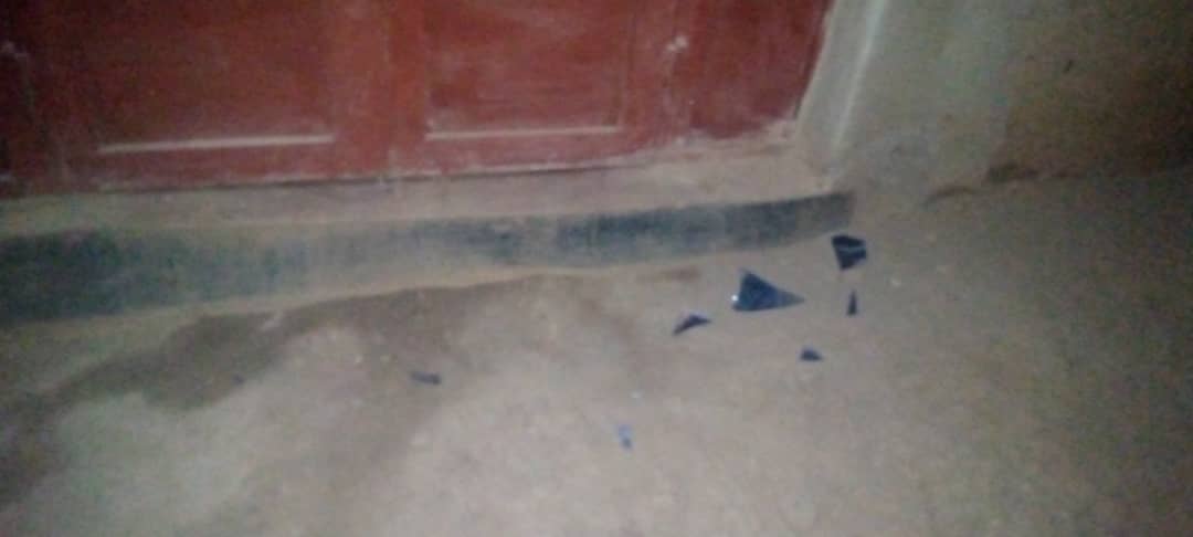 bwizanews's tweet image. RWAMAGANA: UBUJURA BWAFASHE INTERA
***********
@RwamaganaDistr mu murenge wa #Muhazi #Kabare bamwe mu bahatuye bakomeje kunenga imikorere y'irondo aho babona ko ntacyo ribamariye,mu ijoro ryakeye abajura batoboye boutique bariba,...[1]
@RwandaLocalGov @Rwandapolice @PudenceR