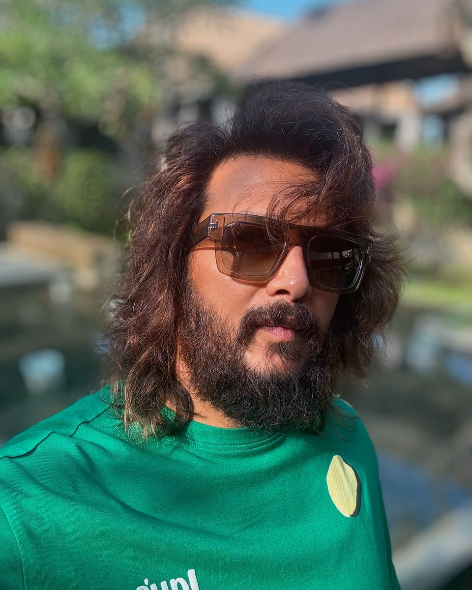 umeshpatle1992's tweet photo. समय और भाग्य दोनों परिवर्तनशील है,
इन पर कभी अहंकार नहीं करना चाहिए..!
@Riteishd #RiteishDeshmukh #Riteishd @mfc #LoveRD #umeshpatle https://t.co/jTDUdlanw3