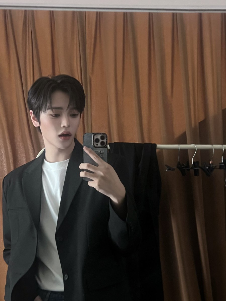 haneum_Official's tweet photo. [#한음]
외출 전 vs 외출 후

#한음 #HANEUM
#기분내러가자 #EscapeToYou https://t.co/GAqoCMIv1o