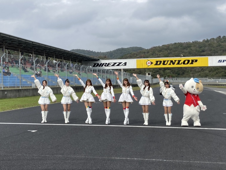 kan_kore_e's tweet photo. 10月27日(日)に開催されたENEOSスーパー耐久シリーズ2024 Empowered by BRIDGESTONE Round6 スーパー耐久レースin岡山にサーキットクイーンとして参加いたしました！可愛い衣装とっても似合ってました♡
#岡山国際サーキット #サーキットクイーン #岡山 #モデル https://t.co/NlwuPgnKJ3