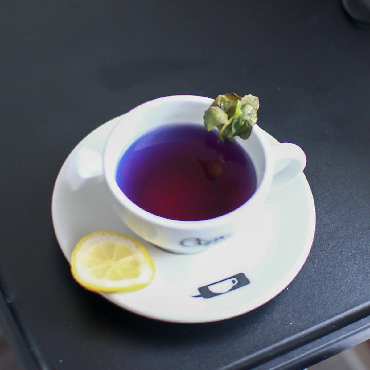 shogo19152393's tweet photo. #ギャラクシーミントティー
by #coffeetalk
ブルーピー→ミント→レモン
本当にギャラクシーだ。
#コーヒートーク
#coffee_talk
#coffeetalkgame
#コーヒートーク2
#coffeetalk2
#bluepea
#butterflypea
#coffeetalkepsode2
#見て見てらでんちゃん
#バタフライピーティー
#紅茶 https://t.co/aiMOpqytK7