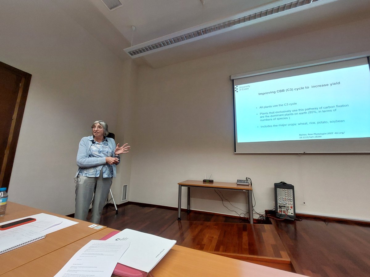 PlantRedox's tweet photo. Yesterday was an intense day filled with fascinating sessions on photosynthesis, peroxisomes, roots, nitrogen fixation, and more. Some visuals with Cecilia Gotor @CysPlants, Irene García @Ireblanche, Luis Rubio @cbgp y Christine Raines @rainc_CAR1. @UNIAuniversidad https://t.co/5SLJbBzHaI