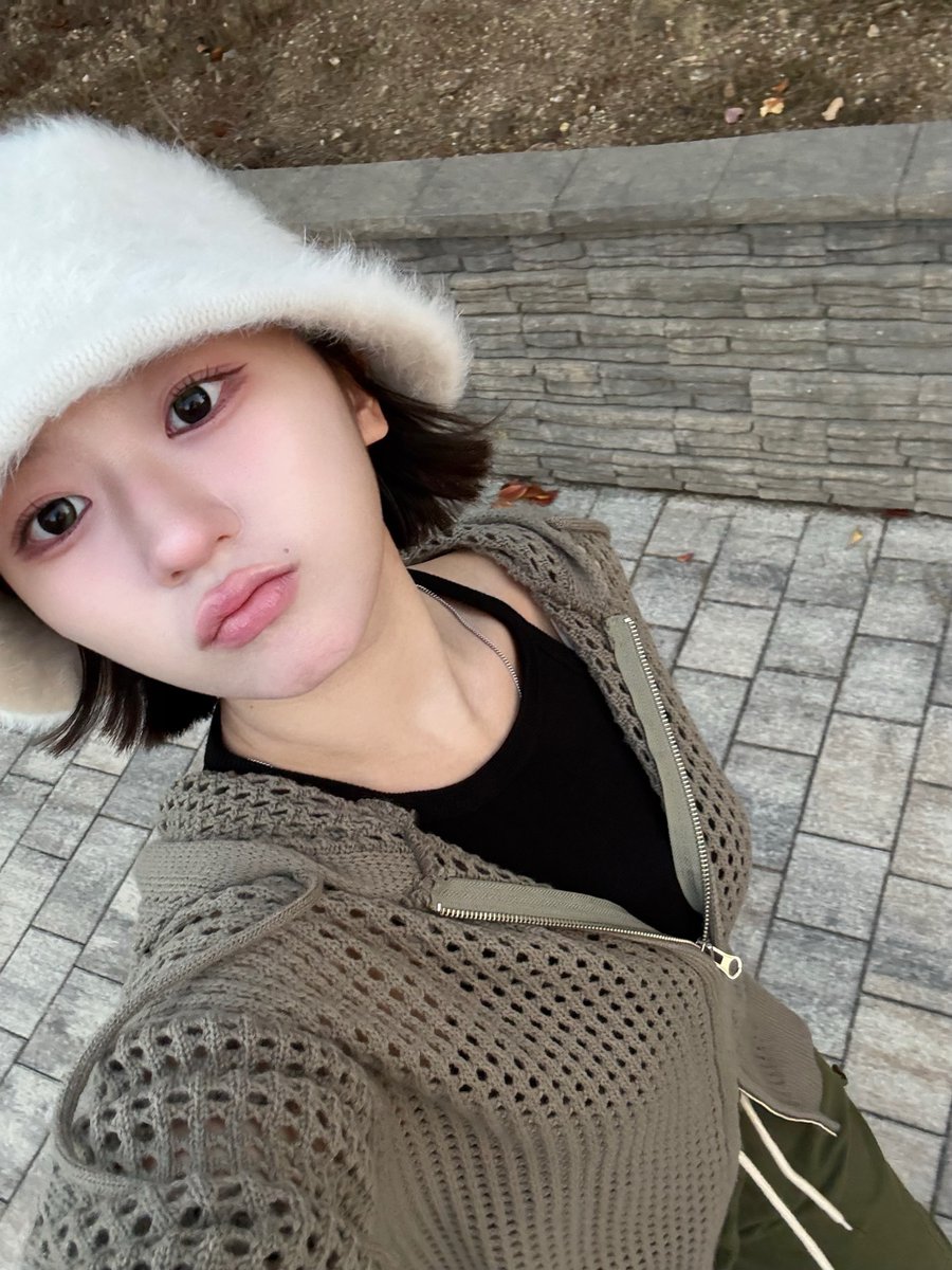 pastelgirl70538's tweet photo. 다들 버블티 조아하시나요?
전 밥은 안먹더라도
버블티만큼은 매일 마신답니다🥤😛
Does everyone like bubble tea?
I might skip meals, but I drink bubble tea every day. 🥤😛
#pastelgirls #희빈 #HEEBIN #버블티 #버블티매니아 #음료추천 https://t.co/8n6SYrAo59