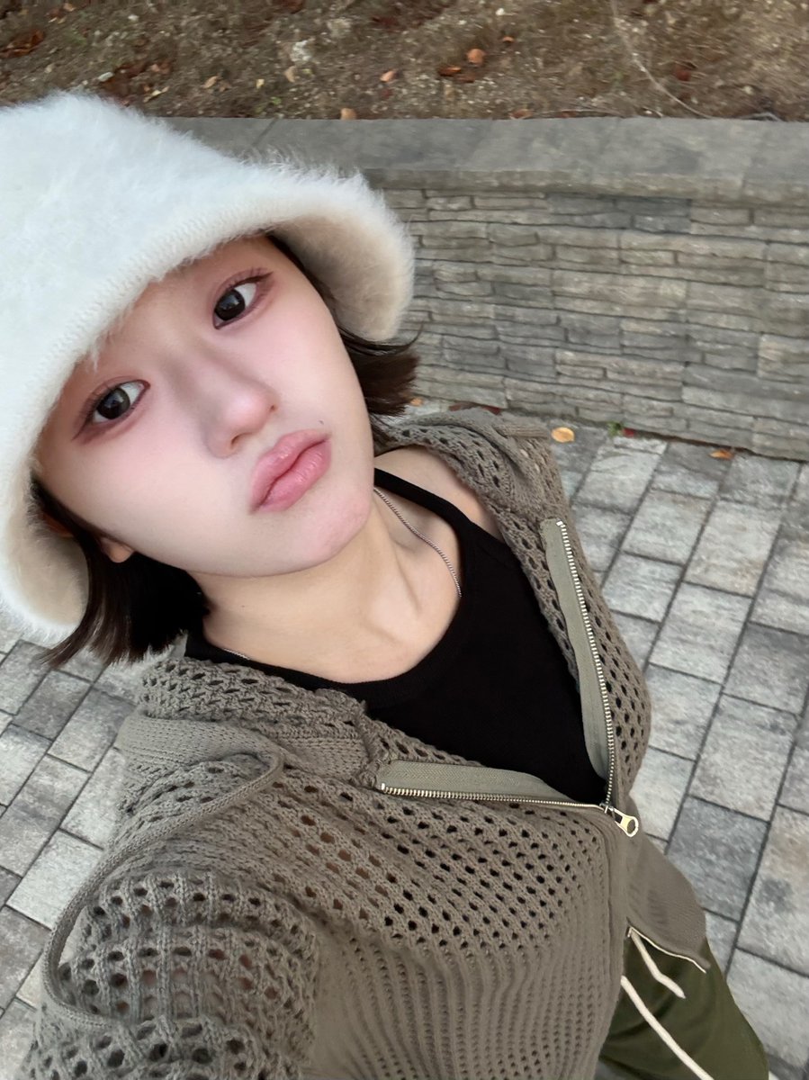 pastelgirl70538's tweet photo. 다들 버블티 조아하시나요?
전 밥은 안먹더라도
버블티만큼은 매일 마신답니다🥤😛
Does everyone like bubble tea?
I might skip meals, but I drink bubble tea every day. 🥤😛
#pastelgirls #희빈 #HEEBIN #버블티 #버블티매니아 #음료추천 https://t.co/8n6SYrAo59