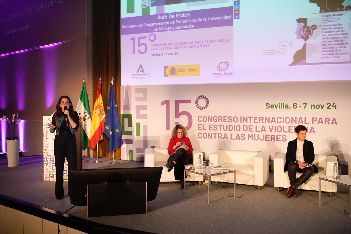ruthdefrutos's tweet photo. 🟣 Ayer hablamos de #DefensorasEnElLaberinto en el @15CongresoVG, explicando cuáles son los patrones de criminalización de las personas defensoras de la población migrante en Europa desde 2015 hasta la actualidad https://t.co/DTyQJoH5kK
