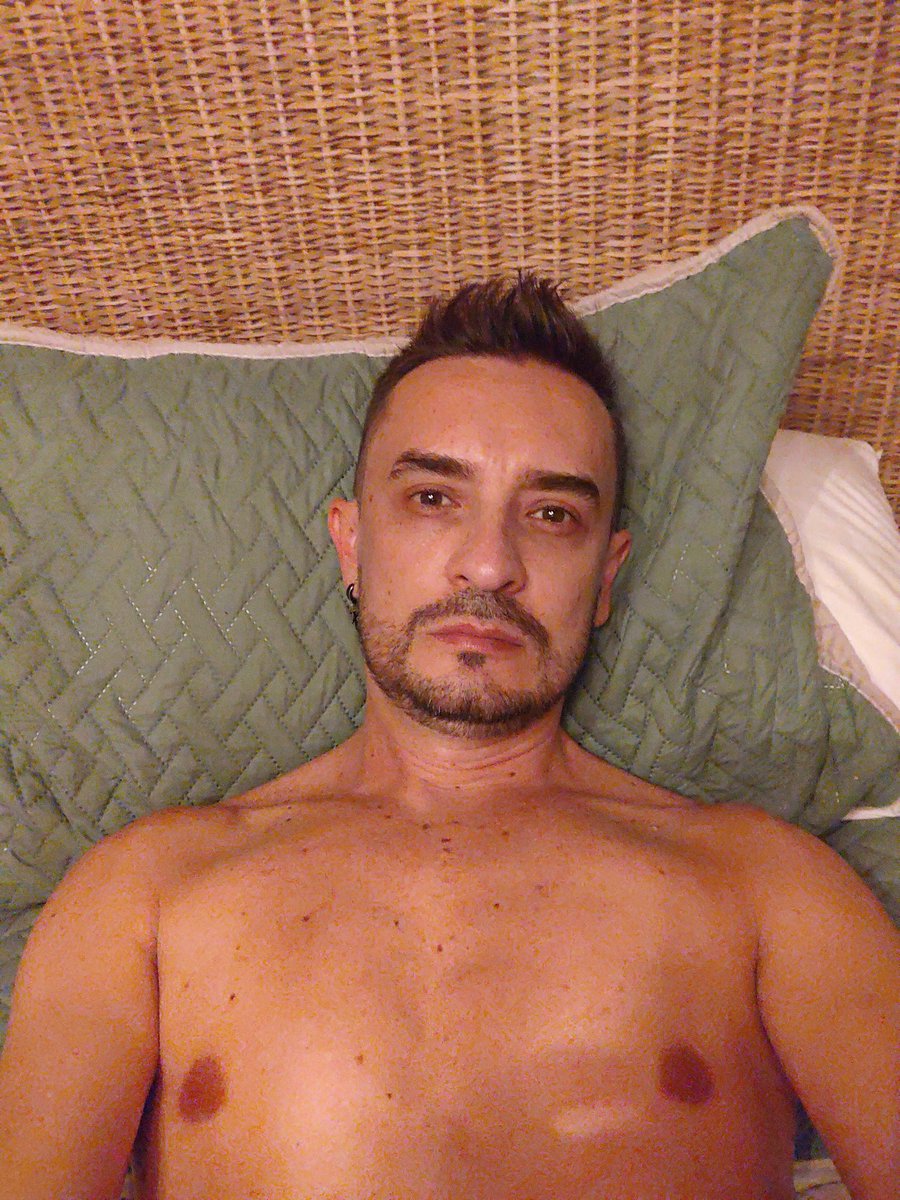 alexcastillo829's tweet photo. A dormir https://t.co/7C41jCNylj