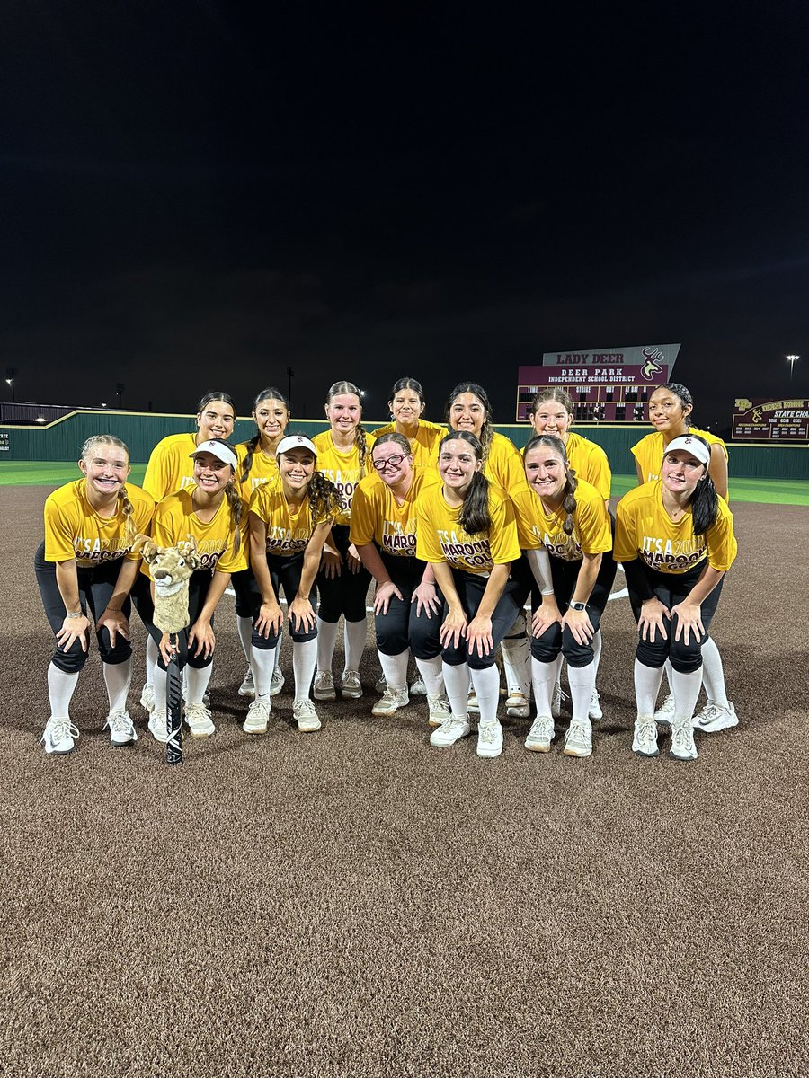 DeerPark_SB's tweet photo. VARSITY GOLD TEAM TAKES HOME THE BRAGGING RIGHTS 🏆

#DeerParkSoftball https://t.co/BJhhceXjG3