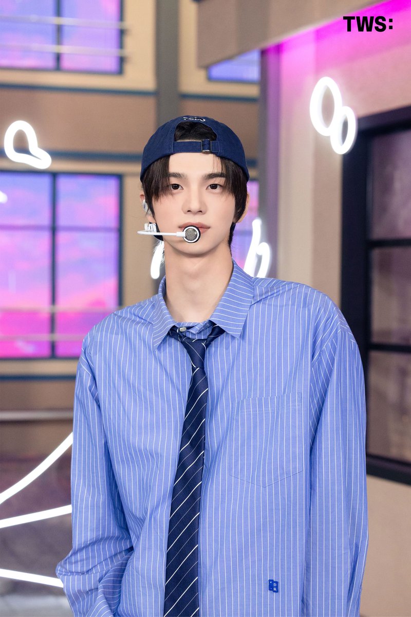 신유 생일 기념으로 미공개사진 올라와따🥹💕