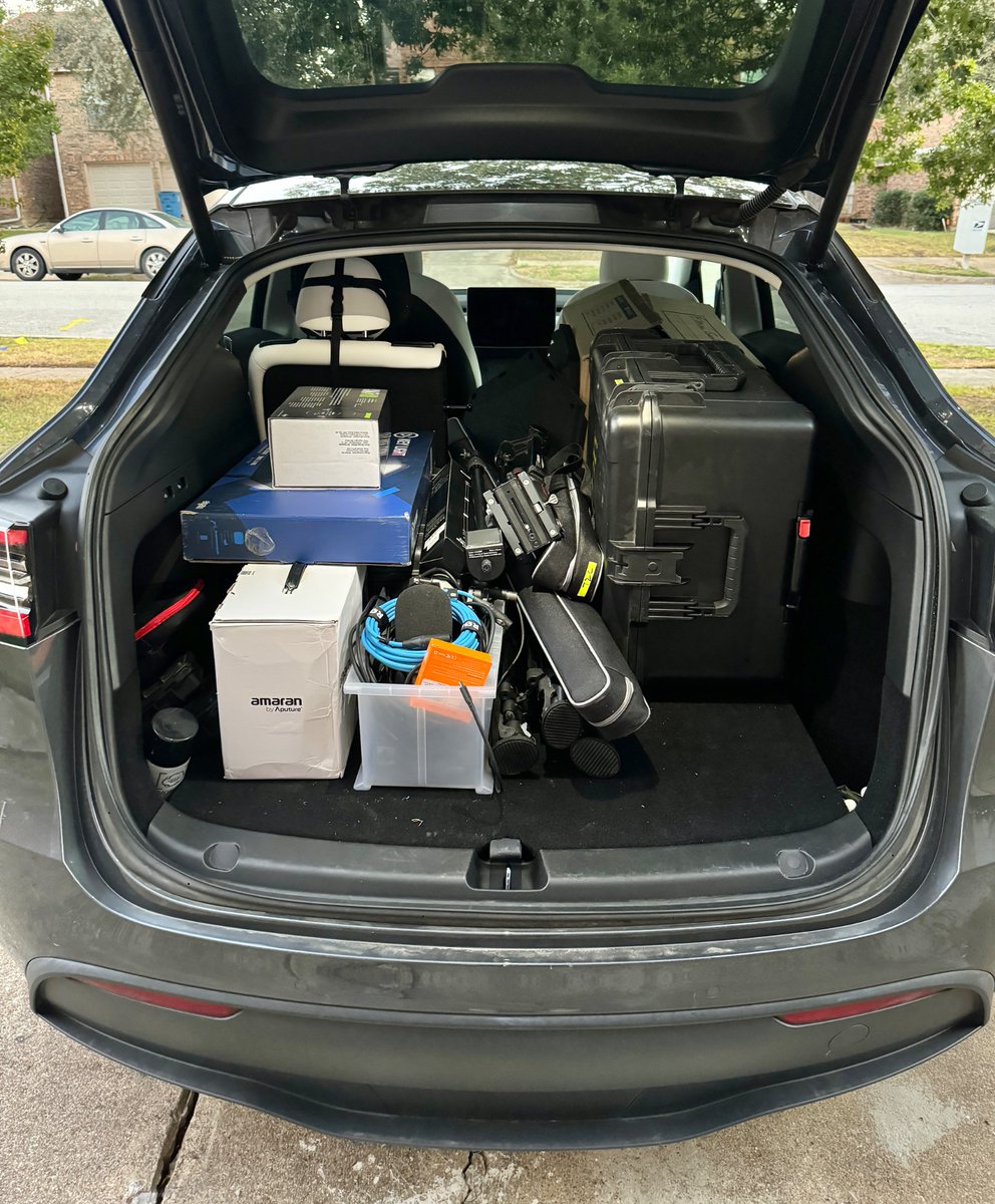 Sara Dietschy 🍑y tweet media